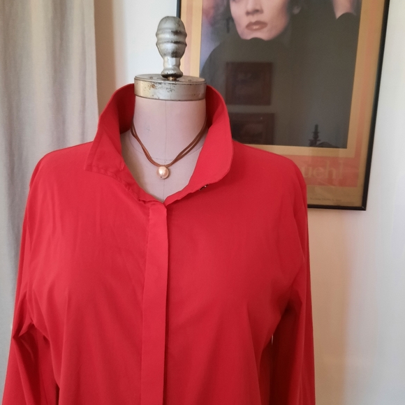 Beautiful red long button down shirt - Picture 12 of 12